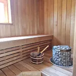 Small House With Sauna بيت للعطل