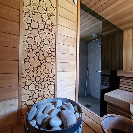 בית נופש Small House With Sauna Papsaare